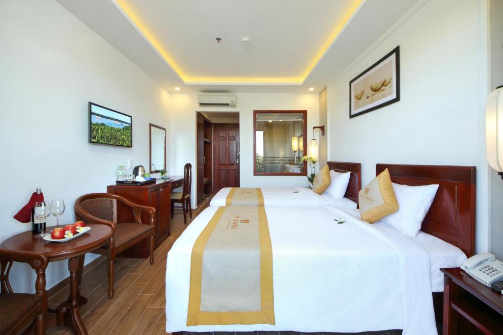 Uptown Hoi An Hotel - Sở hữu hồ bơi tuyệt đẹp trên sân thượng khiến bạn phải choáng ngợp 9