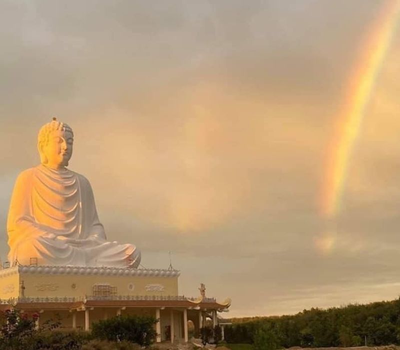 Vãn cảnh Chùa Phật Quốc Vạn Thành với tượng Phật cao 73m đầy ấn tượng