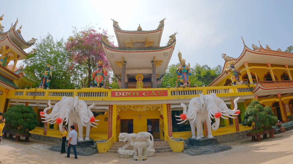 Vãn cảnh Chùa Thái Sơn núi Cậu với kiến trúc phương Đông đặc sắc 5