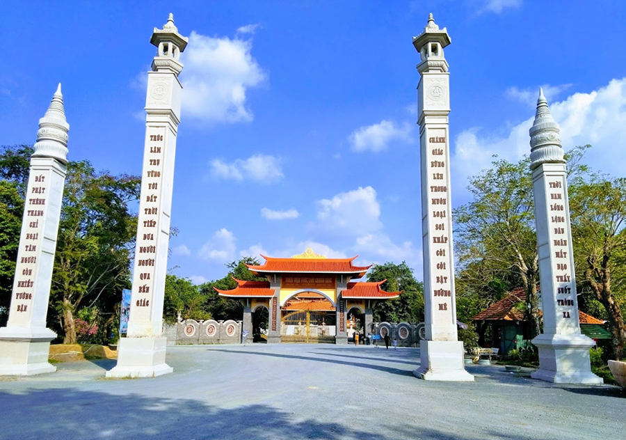 Vãn cảnh Thiền viện Trúc Lâm Chánh Giác, ngôi chùa lớn nhất Tiền Giang 4