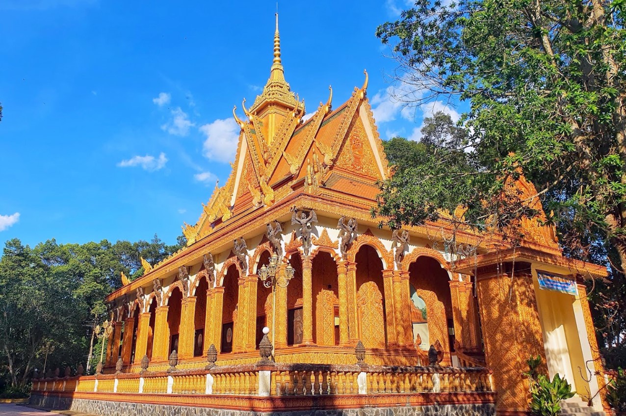 CHÙA HẠNH PHÚC TĂNG KIẾN TRÚC CỔ KÍNH MANG ĐẬM NÉT VĂN HÓA KHMER