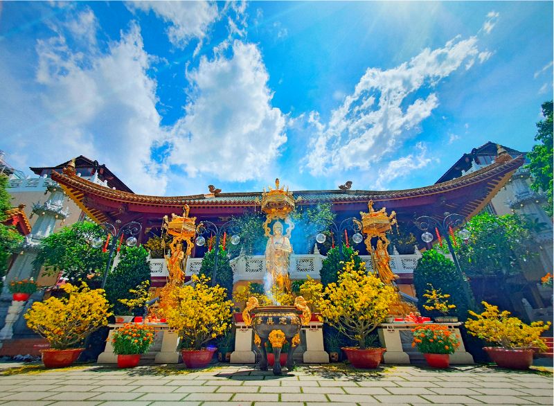 Chùa Viên Giác với ngôi tháp làm bằng gốm sứ cao nhất Việt Nam 2