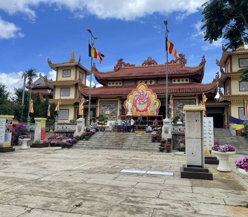 Về chùa Linh Thắng nghe tiếng chuông giữa đại ngàn Di Linh