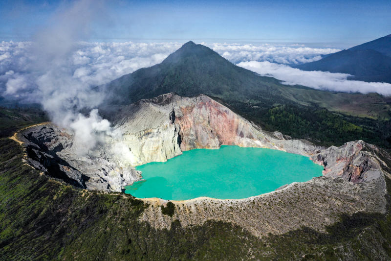 Ngỡ ngàng trước vẻ đẹp siêu thực của Kawah Ijen tại Indonesia 2