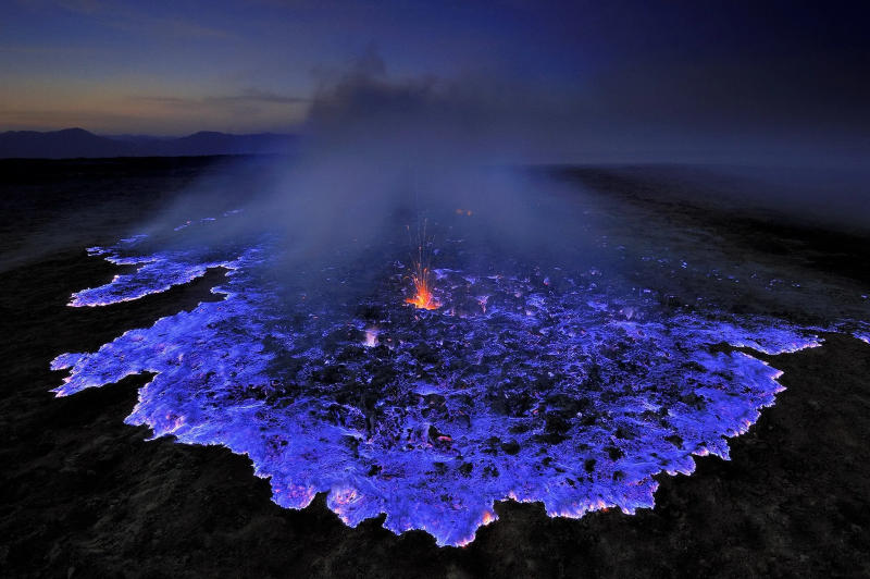 Ngỡ ngàng trước vẻ đẹp siêu thực của Kawah Ijen tại Indonesia 5