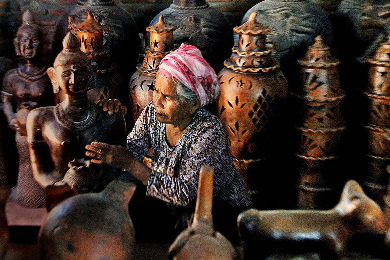 Về Làng gốm Bàu Trúc khám phá nghệ thuật làm gốm không cần bàn xoay 3