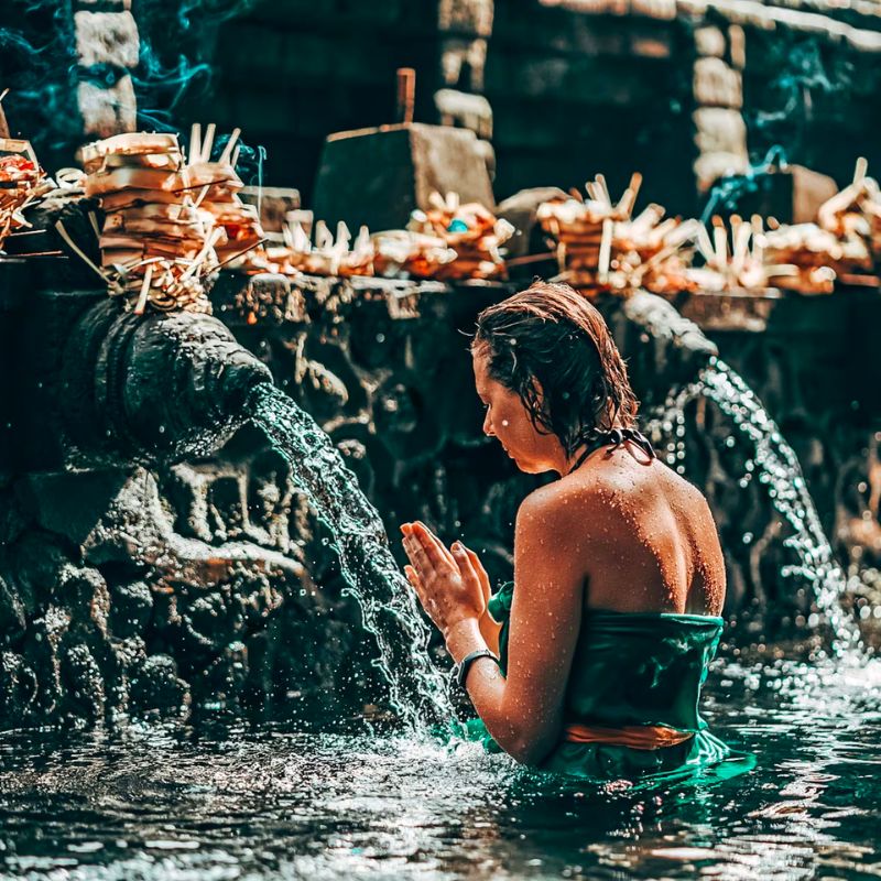 Viếng đền Tirta Empul với suối nước thánh linh thiêng nhất Bali 10