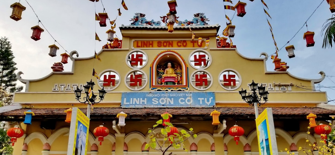 Cổng chính Linh Sơn Cổ Tự, ngôi chùa lâu đời nhất Vũng Tàu