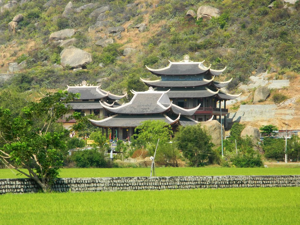 Viếng thăm Thiền viện Trúc Lâm Viên Ngộ ngôi chùa thiêng lớn nhất Núi Đá Chồng 4