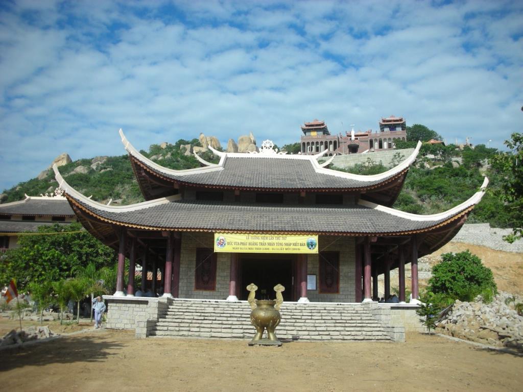 Viếng thăm Thiền viện Trúc Lâm Viên Ngộ ngôi chùa thiêng lớn nhất Núi Đá Chồng 5