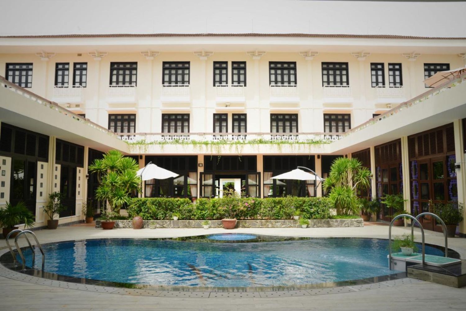 Villa Hue Hotel dáng vẻ sang trọng giữa lòng cố đô 13