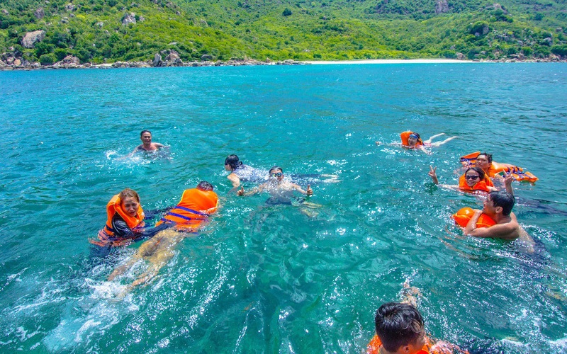 Khám phá vịnh Vĩnh Hy: Viên ngọc xanh hoang sơ ở Ninh Thuận 6