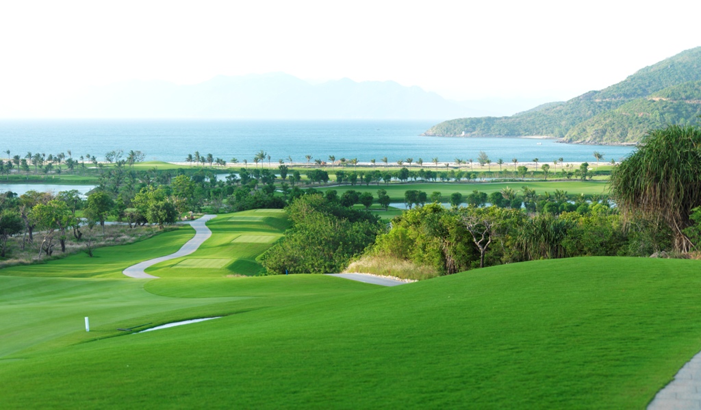 Vinpearl Discovery Rockside Nha Trang – Lâu đài nghỉ dưỡng liền kề sân golf trên đảo 18