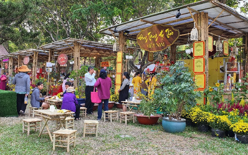 Check-in nhanh 3 vườn hoa tết đẹp, miễn phí tại TPHCM 16