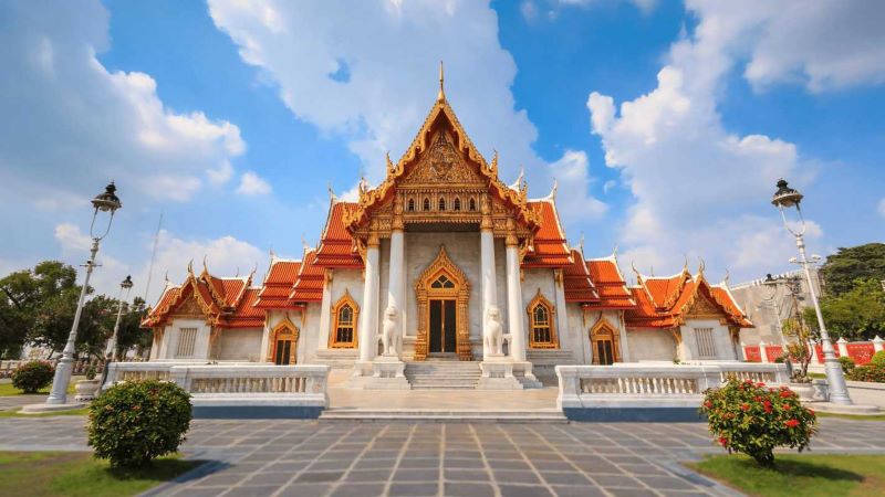 Wat Benchamabophit dát đá cẩm thạch Ý lộng lẫy tại Bangkok 3