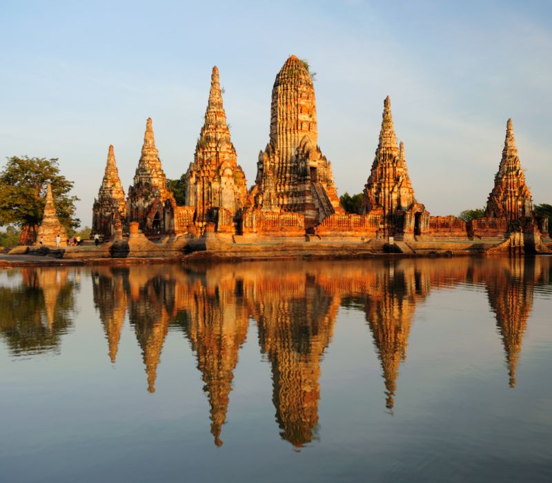 Wat Chaiwatthanaram cổ kính nép mình bên bờ Tây dòng Chao Phaya 2