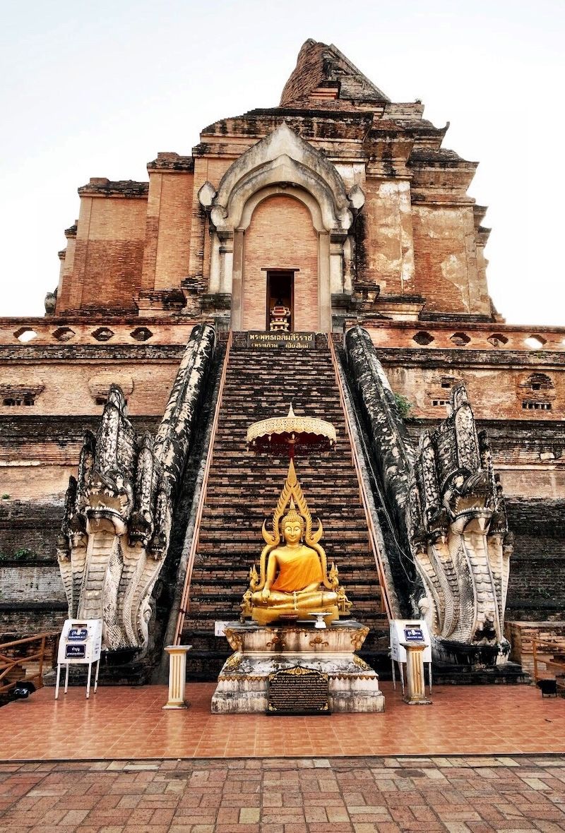 Wat Chedi Luang cổ kính và linh thiêng giữa lòng Chiang Mai 9