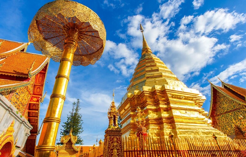 Wat Phra That Doi Suthep lấp lánh ánh vàng bên sườn núi Chiang Mai 5