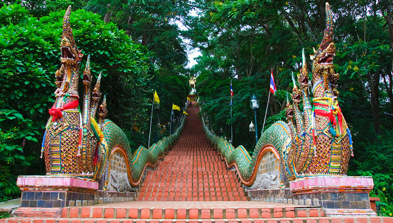Linh thiêng cổ tự Wat Phrathat Doi Suthep, nơi lưu giữ xá lợi Đức Phật 9
