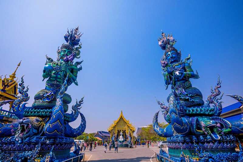 Wat Rong Suea Ten, chùa Xanh rực rỡ một góc trời Chiang Rai 3