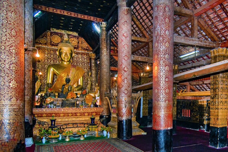 Thế giới tâm linh nhiều màu sắc tại Wat Xieng Thong huyền bí 6