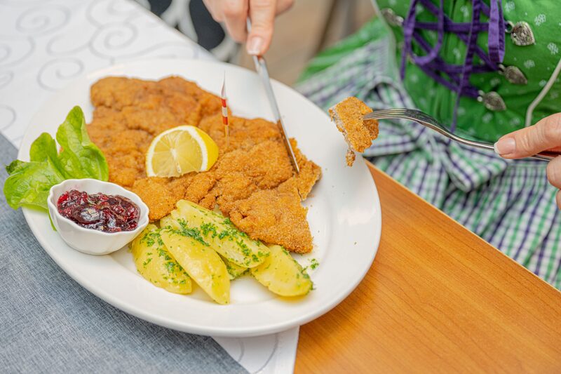 Wiener Schnitzel: Niềm tự hào ẩm thực của người Vienna Áo 3