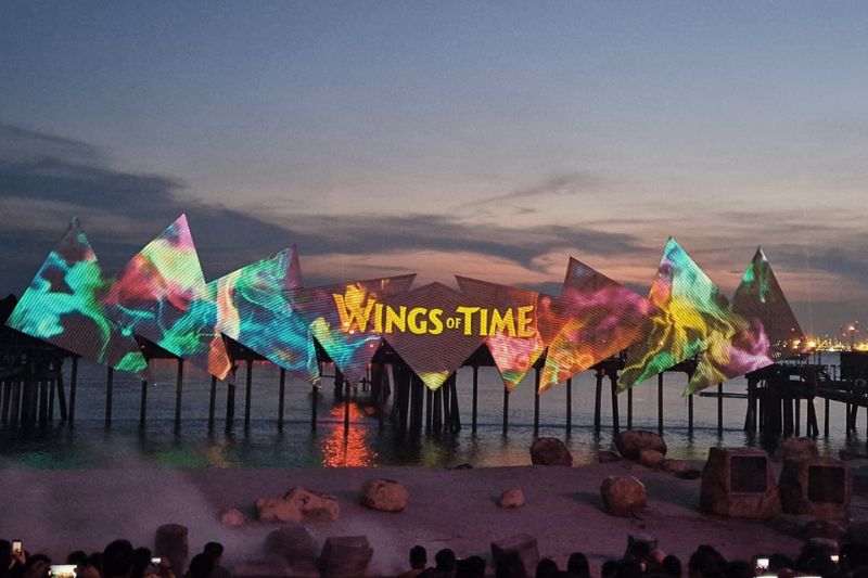 Wings of Time, khi câu chuyện được kể bằng âm thanh ánh sáng 5