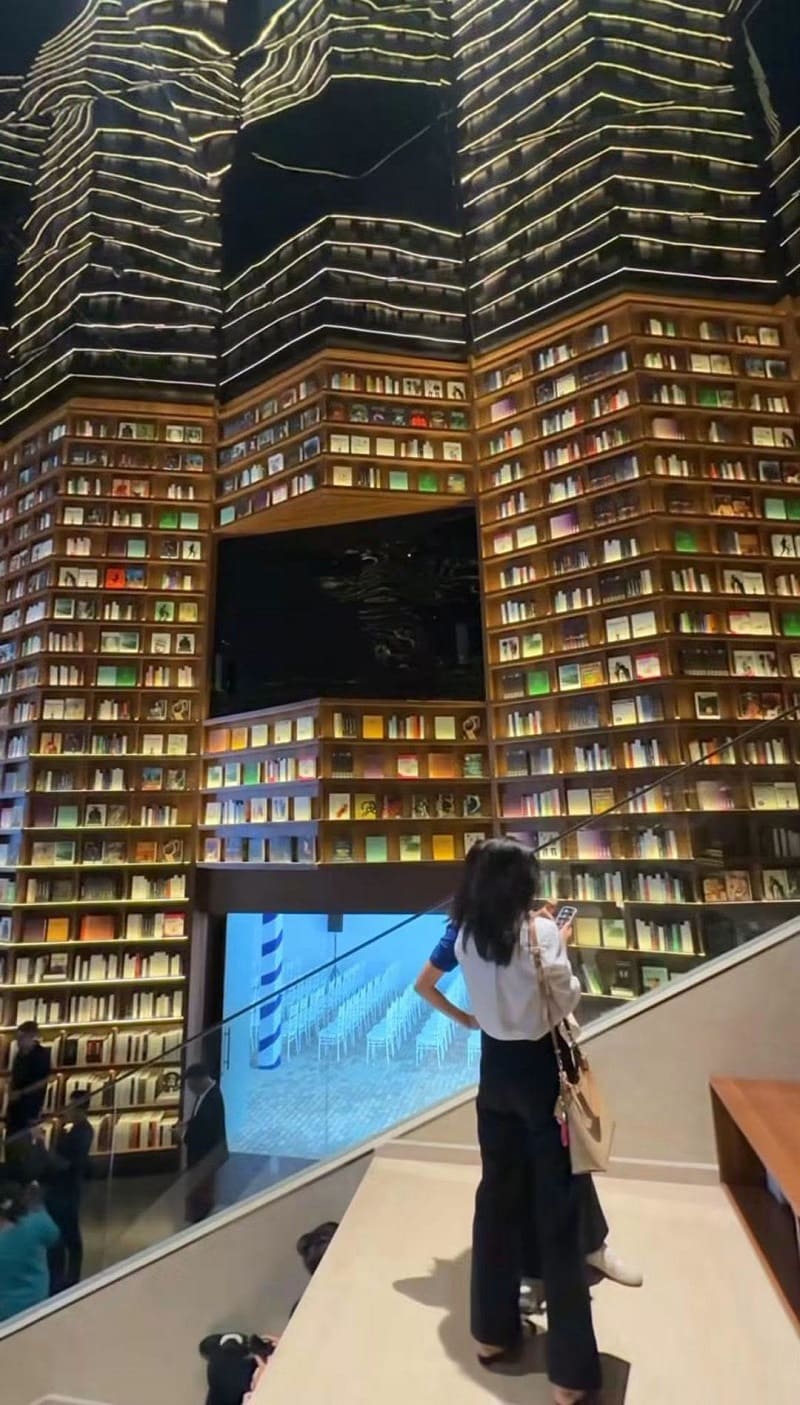 Wow Center Nhà Bè, điểm check-in sách siêu hot khu Nam Sài Gòn 10