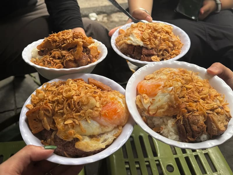 Xôi 74 Bát Sứ: Quán xôi ngon 40 năm giữa lòng phố cổ Hà Nội 3