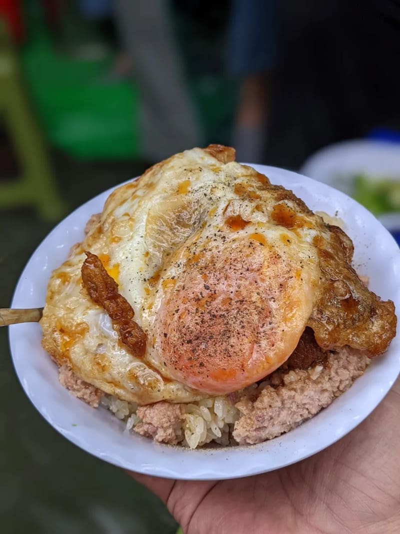 Xôi 74 Bát Sứ: Quán xôi ngon 40 năm giữa lòng phố cổ Hà Nội 8