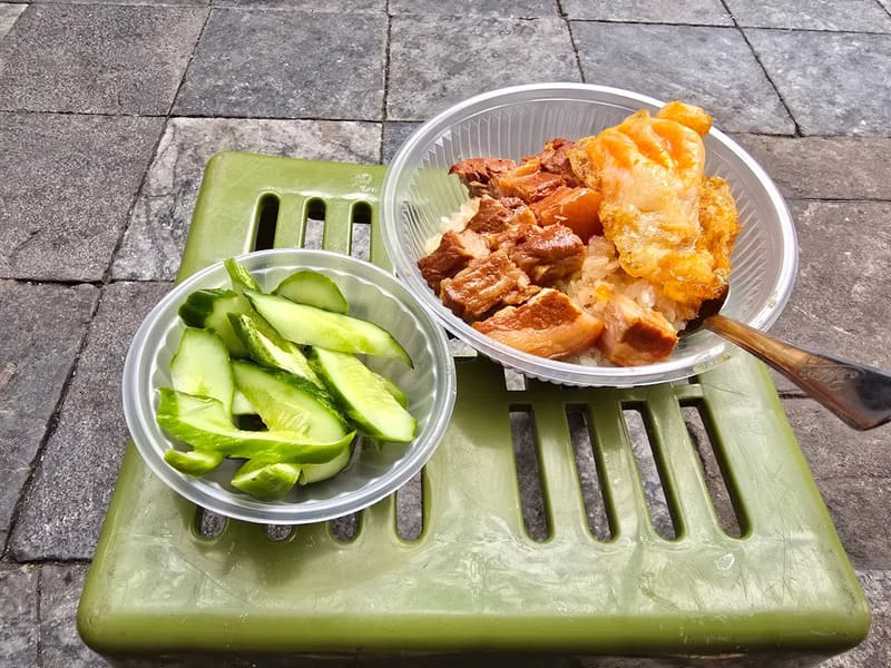 Xôi 74 Bát Sứ: Quán xôi ngon 40 năm giữa lòng phố cổ Hà Nội 9