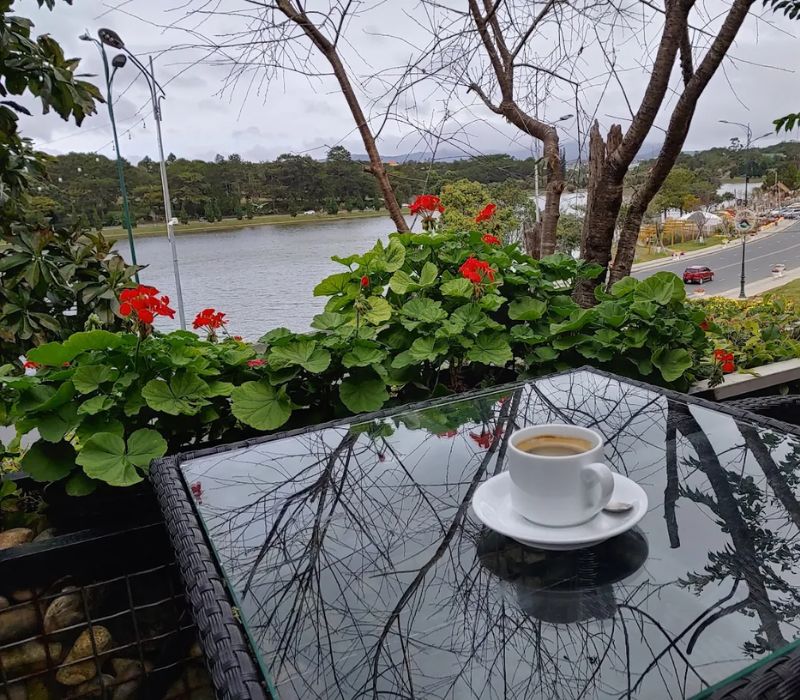 Xuân Hương Garden Coffee Đà Lạt: Tọa độ sống ảo với view bờ hồ cực đỉnh 5