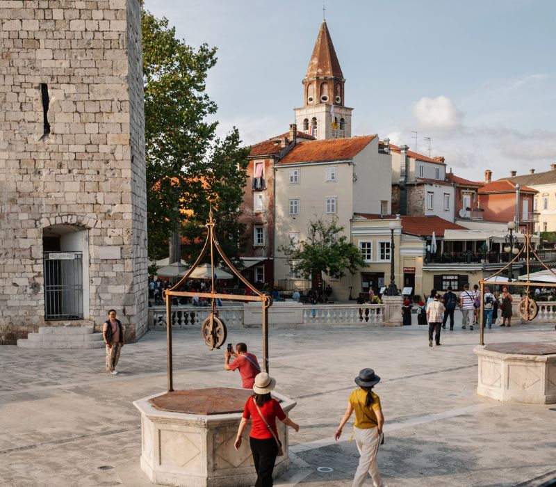 Du lịch Zadar Croatia, khám phá di sản và hoàng hôn ven biển Adriatic 3