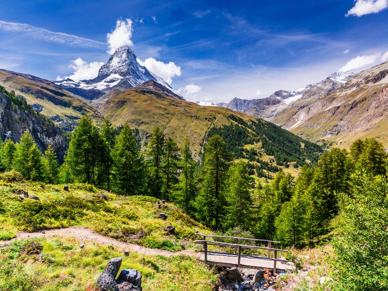 Khám phá ngôi làng Zermatt cổ kính dưới chân núi Matterhorn 3