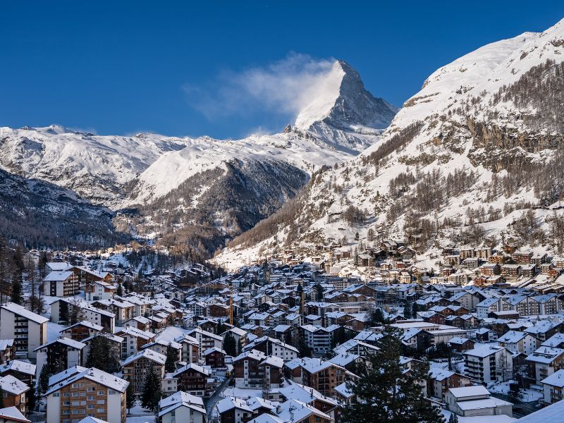 Khám phá ngôi làng Zermatt cổ kính dưới chân núi Matterhorn 4