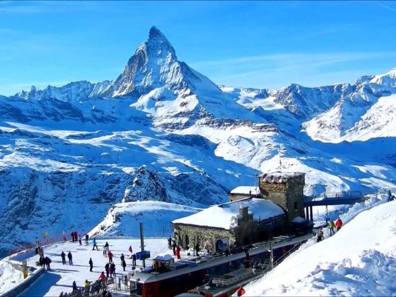 Khám phá ngôi làng Zermatt cổ kính dưới chân núi Matterhorn 9