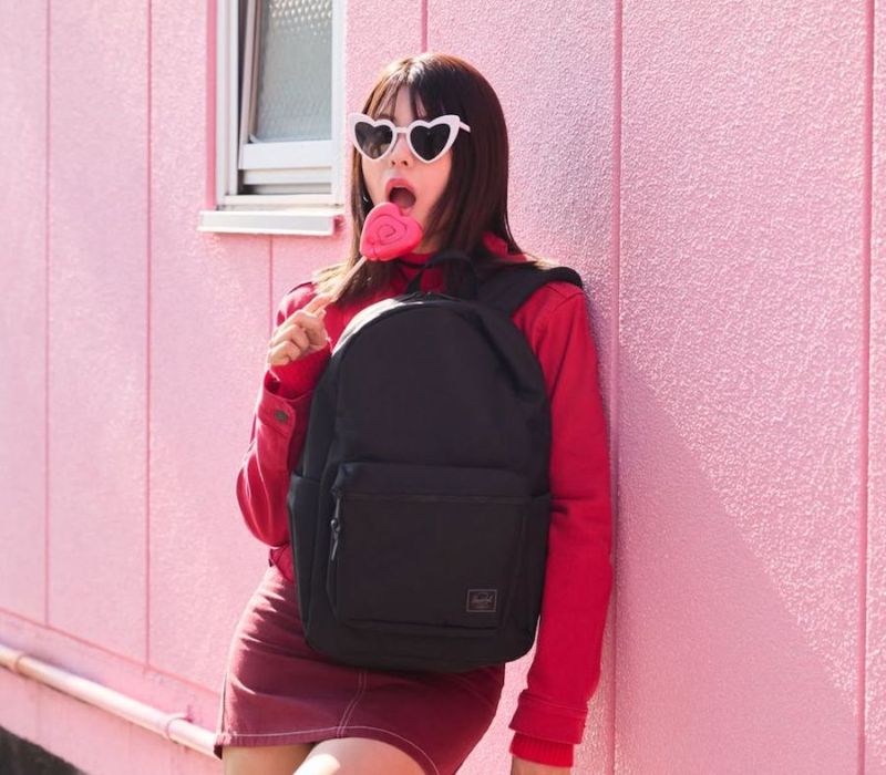 8 balo phong cách Hàn Quốc gọn gàng, dễ phối đồ hằng ngày
