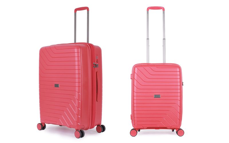 Tham khảo 10 mẫu vali đỏ giúp bạn nổi bật nhất sân bay 7
