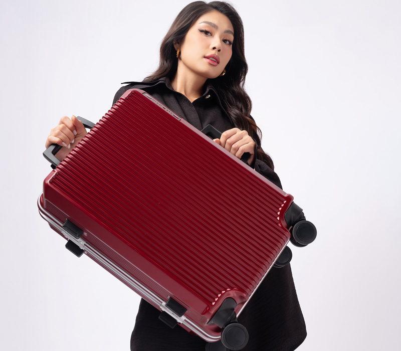 7 mẫu vali đỏ thanh lịch và nổi bật dành cho phái đẹp