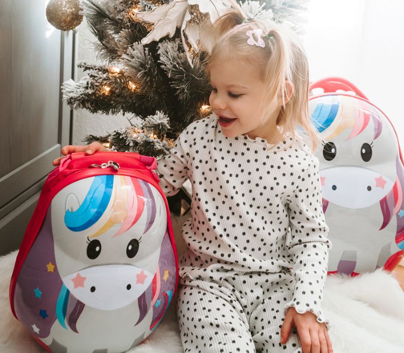 9 mẫu vali cho bé gái nhẹ tay, kéo êm, phù hợp cho trẻ nhỏ