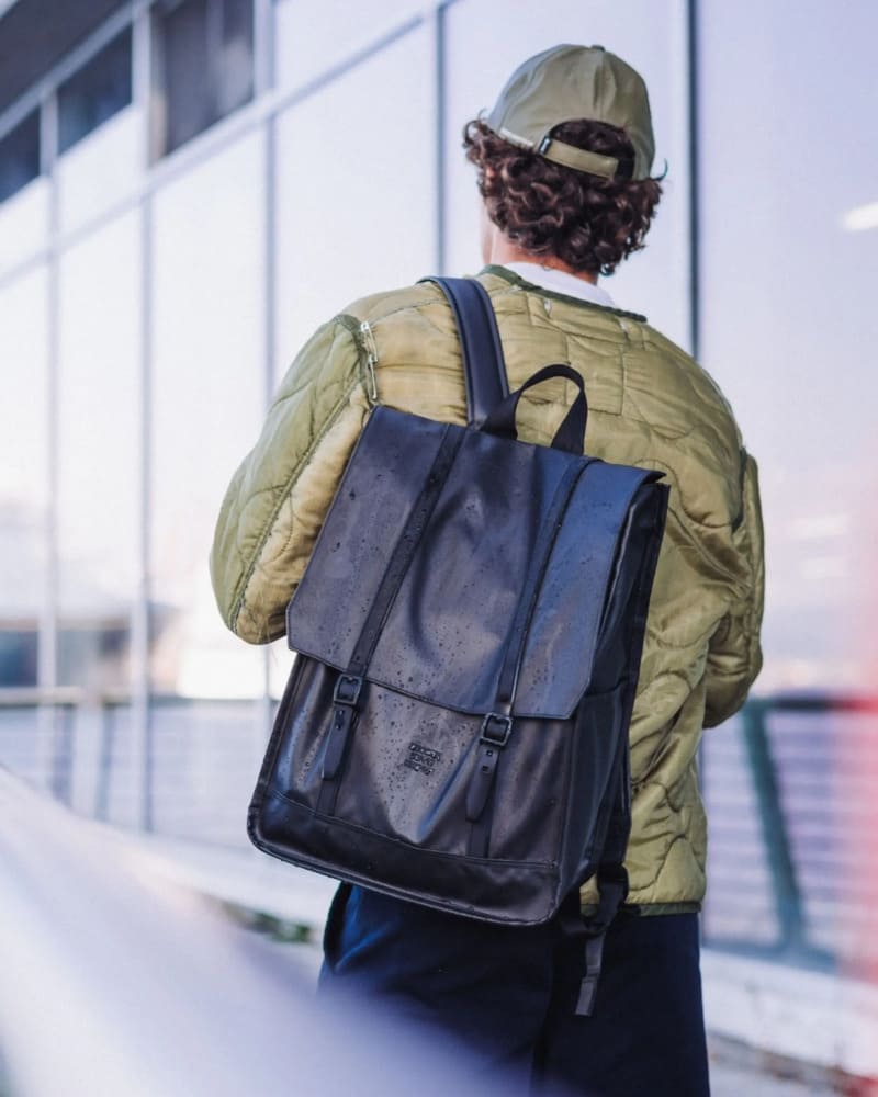 Ba lô sinh viên nam: Một số tiêu chí lựa chọn và top 5 sản phẩm bền đẹp 2