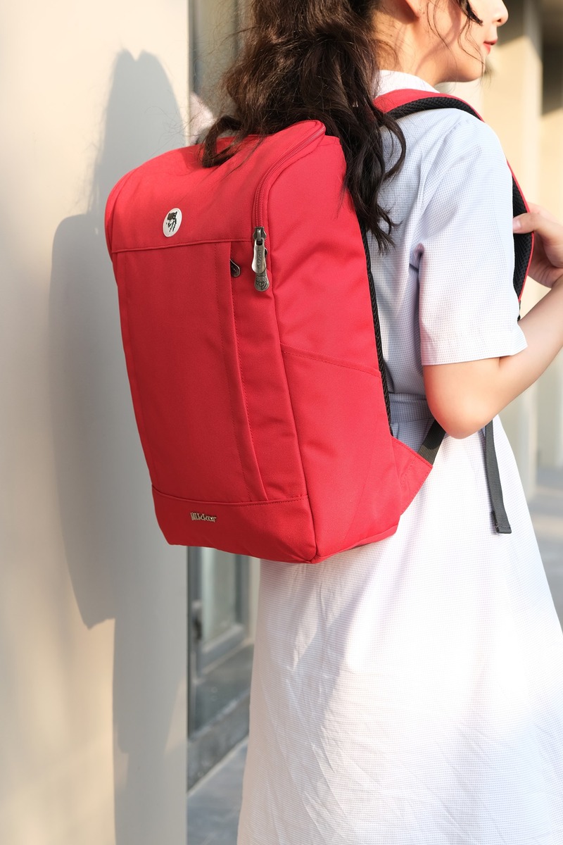 8 mẫu balo basic, tuyên ngôn của sự tối giản và tính ứng dụng cao 7