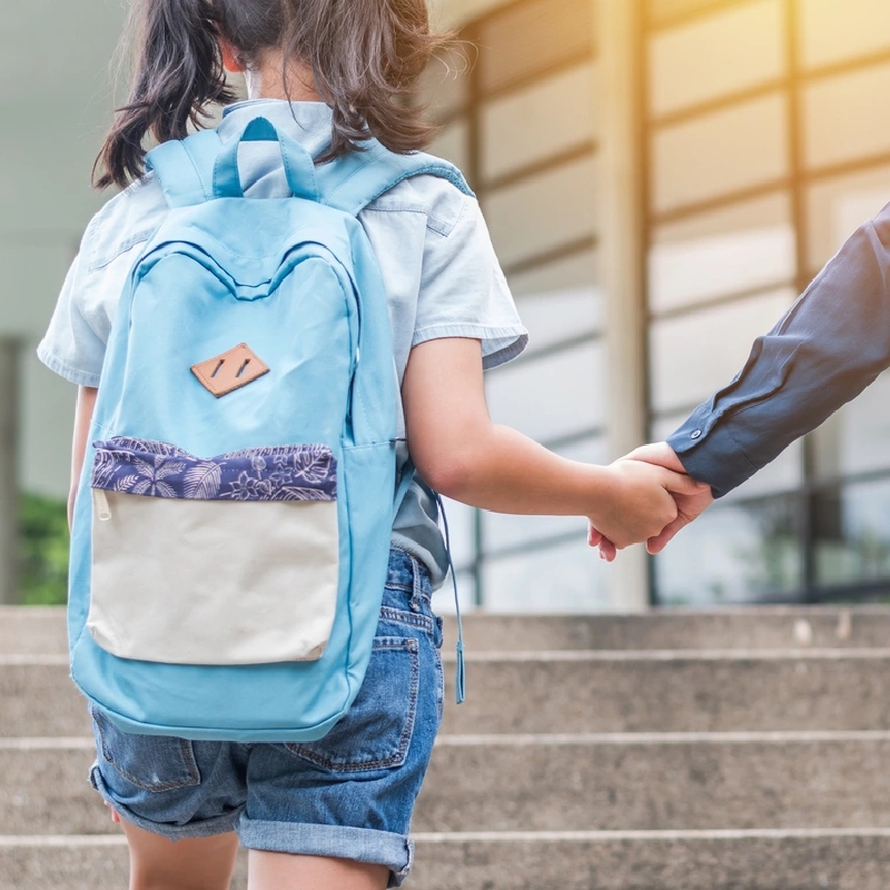 Top 2 balo cho bé gái lớp 1 đẹp, chất lượng nhất tại MIA.vn 2
