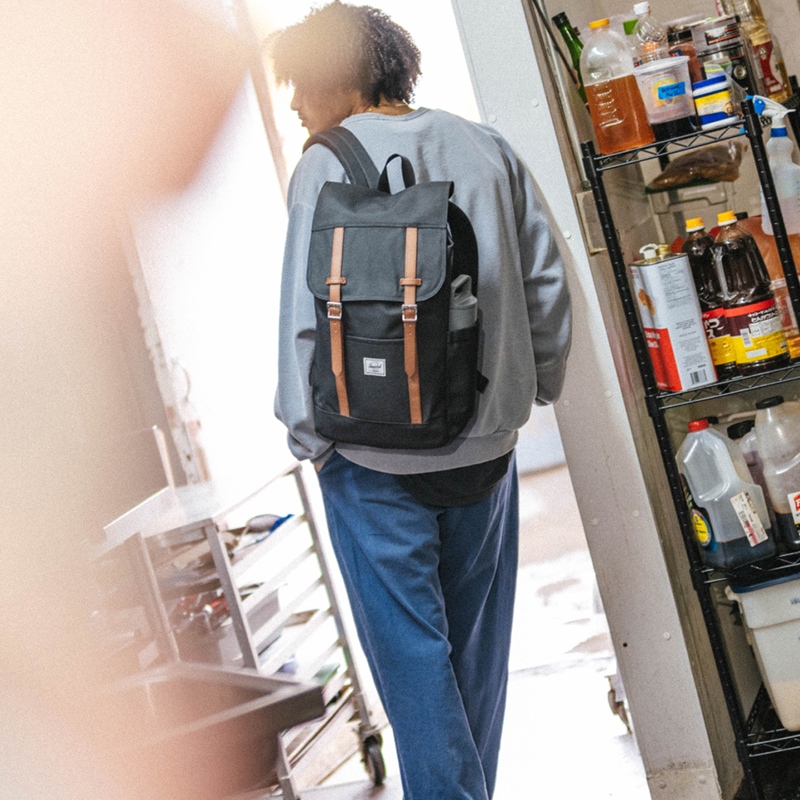 Cảm nhận chân thật balo du lịch đa năng Herschel Retreat TM 2