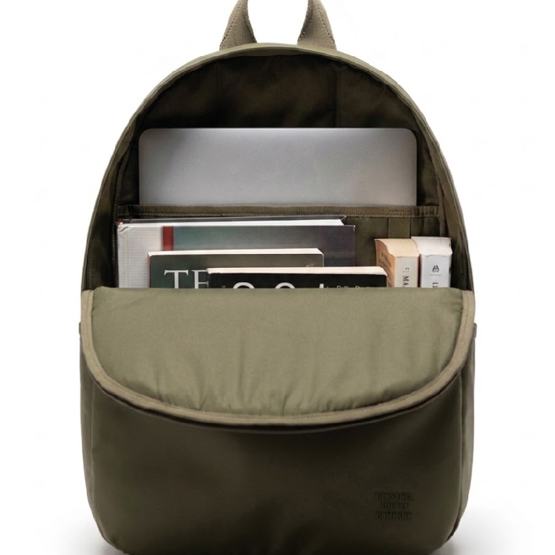 Dùng balo hot trend Herschel Alberni Weather và hiểu vì sao nó được chú ý 4