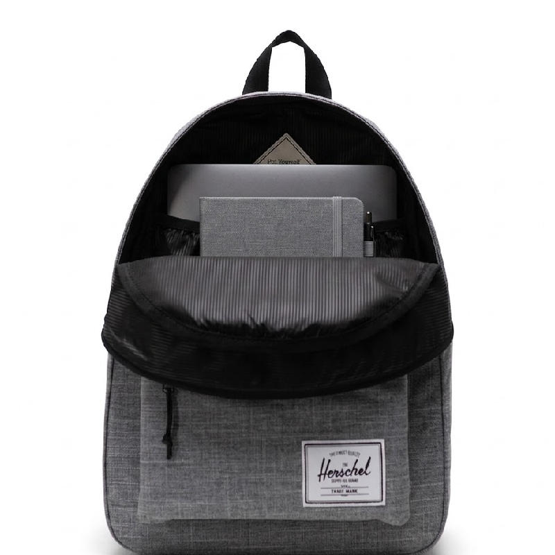 Mình đã sử dụng balo laptop 13 inch Herschel Classic TM lâu hơn dự tính 4