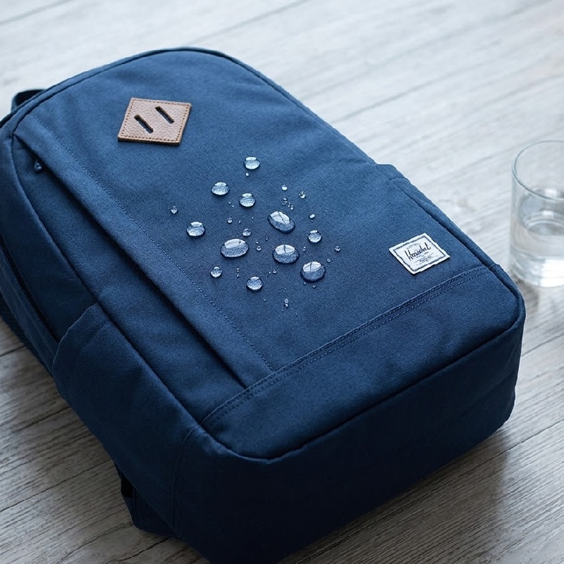 Trải nghiệm đeo thử balo nhỏ Herschel Seymour TM hàng ngày 6