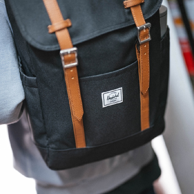 Trải nghiệm thực tế balo nữ du lịch Herschel Retreat™ trong chuyến đi 2 ngày 2