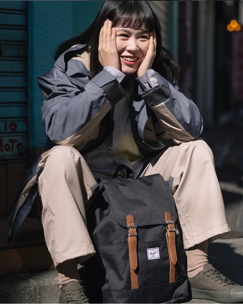 Trải nghiệm thực tế balo nữ du lịch Herschel Retreat™ trong chuyến đi 2 ngày 5