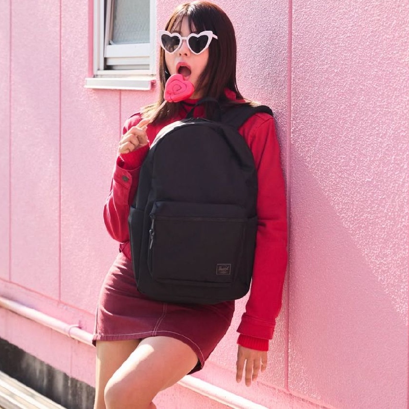 Review balo nữ nhỏ Herschel Classic TM dùng lâu mới thấy hợp 3